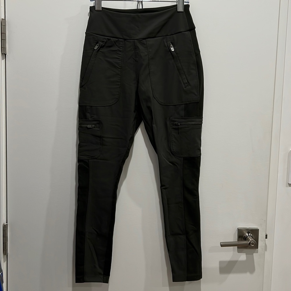 Size 2, Athleta dark gray/green cargo tights/pants